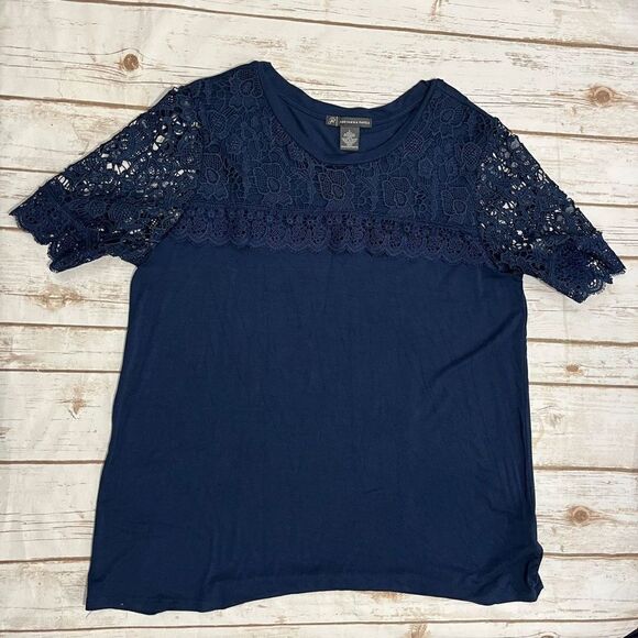 Adrianna Papell Navy Blue Top Shirt Lace Sleeves And Neckline Overlay Size Small - Picture 8 of 11